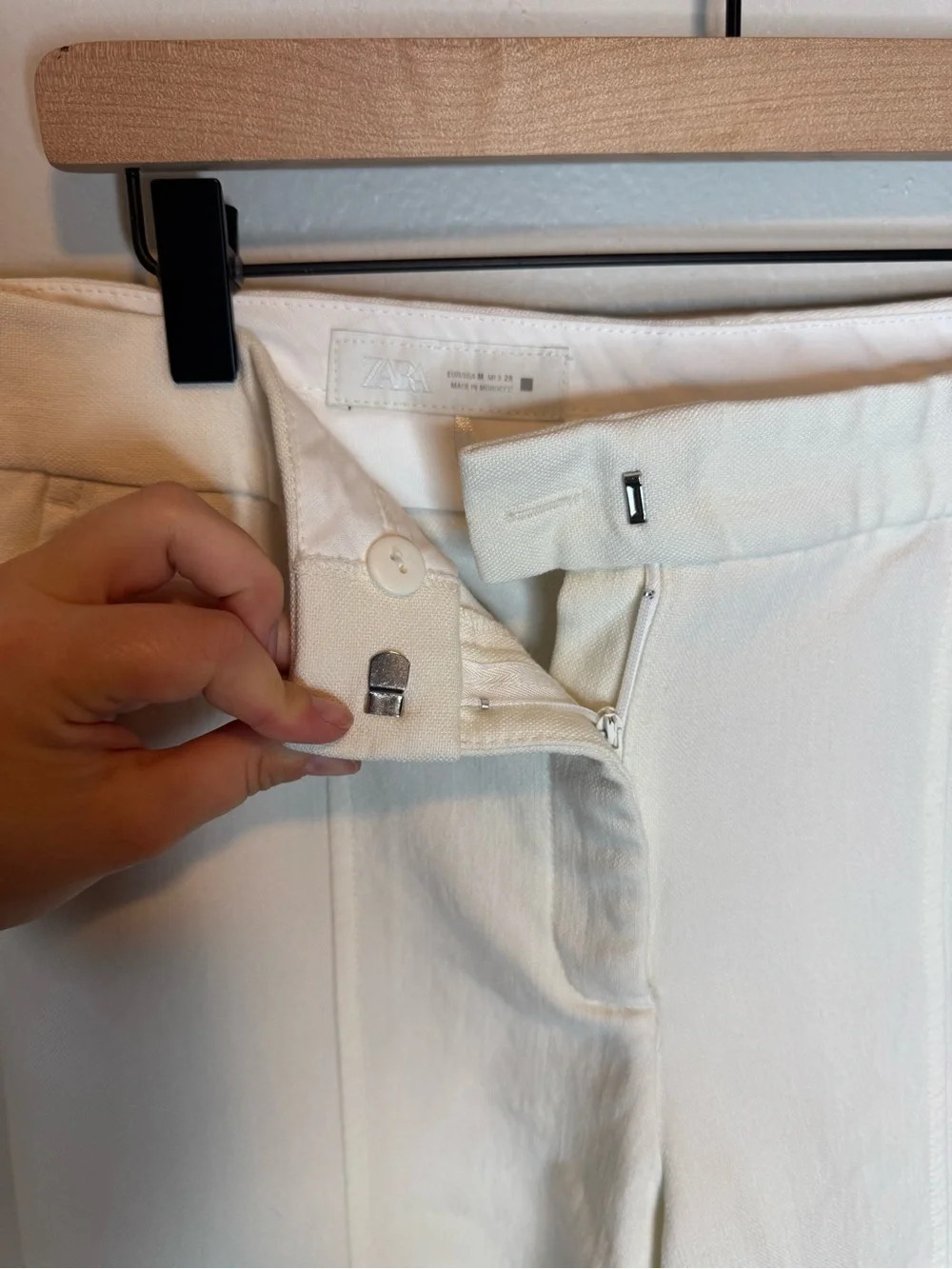 ZARA White Wide Leg Cropped Pants Front Seam Pintuck High Rise